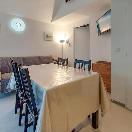 3 Bedroom Beautiful In Holiday home *