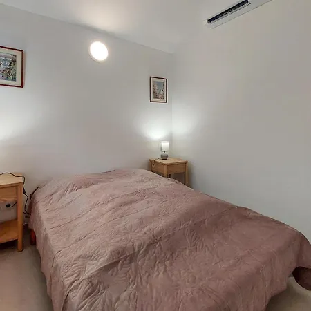 3 Bedroom Beautiful In * Meschers-sur-Gironde