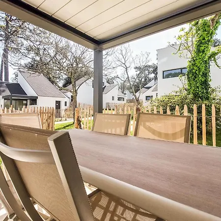 Сasa de vacaciones 3 Bedroom Beautiful In Meschers-sur-Gironde